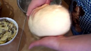 Дрожжевое тесто на простокваше и пирог из него / Yeast dough with curdled milk