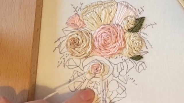 Stem stitch rose tutorial | How to embroider a rose