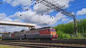 Электровоз ВЛ11.8-681/692Б едет резервом