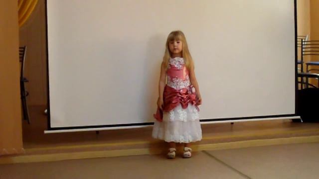 Вот это эмоции!!!!!!!!!!!!!! Маленькая девочка рвет зал. смотреть онлайн