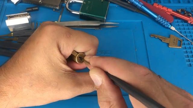 Вскрытие замка American lock отмычками