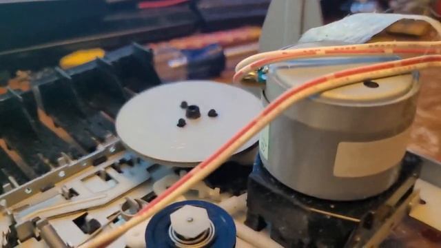 Cassette Mechanism Repair on a Sony CFD-8 Boombox смотреть онлайн