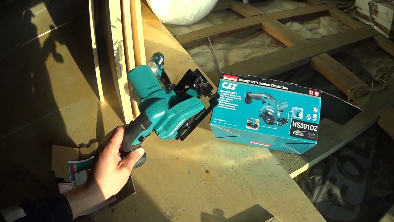 Аккумуляторная пила Makita HS301DZ!! Обзор, тест малышки на разной древесине!! смотреть онлайн