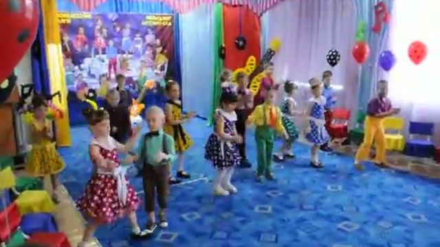 Выпускной в Дюймовочке.mp4 смотреть онлайн