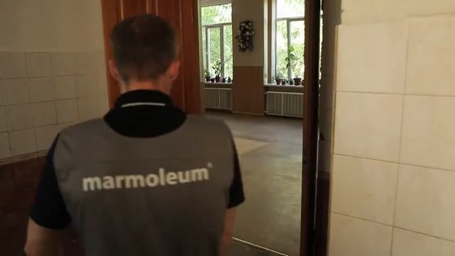 Очистка натурального линолеума Forbo Marmoleum смотреть онлайн