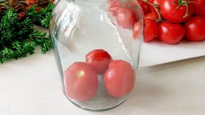 Как Свежие! Никакой ВОДЫ СОЛИ и УКСУСА! Помидоры укладываю в банки и ХРАНЮ ДВА ГОДА#помидоры#назиму