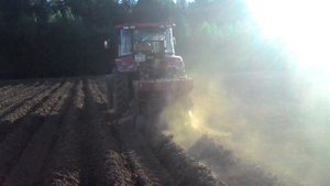 Картофелесажалка Л 201 на ЛМЗ 804