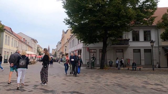 Walk in Potsdam. Walk through a German city. Potsdam Brandenburger Strasse Walking.