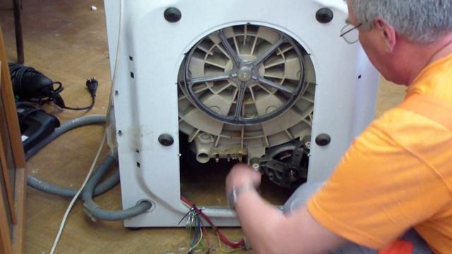 Стиралка со свалки. ATLANT 45У81. Капремонт, полное видео. Часть 1. Разборка. смотреть онлайн