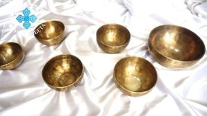 Комплект поющих чаш для медитативных практик. звукотерапия, поющие чаши медитация.