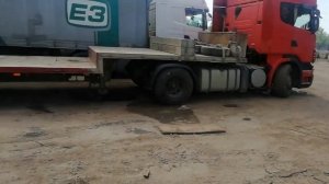 Установка сплит системы кондиционера в Freightliner Century.