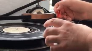 Чистим винил ПВА-клеем