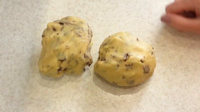 Домашнее печенье с кусочками шоколада cookie recipe with chunks of chocolate.