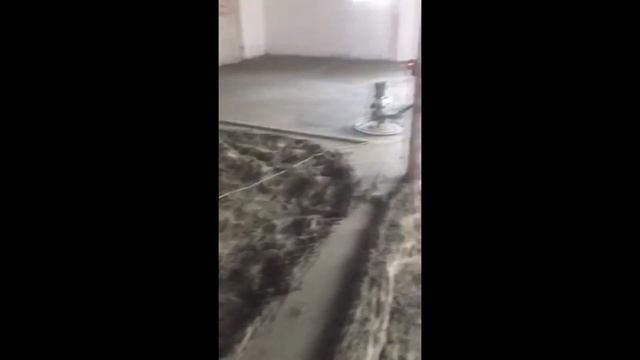 Сухопрессованная стяжка пола с применением техники