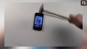 Почему не стоит клеить на экран телефона защитную пленку