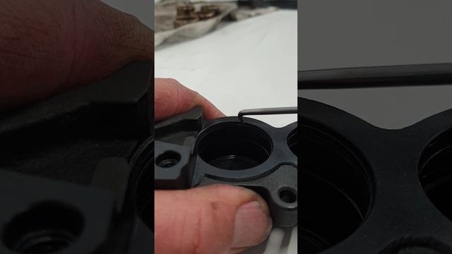 Suzuki Bandit 1200 front brakes stripped and cleaned. смотреть онлайн