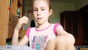 Полезный совет. Как сделать домик для маленьких игрушек(замок) смотреть всем)))
