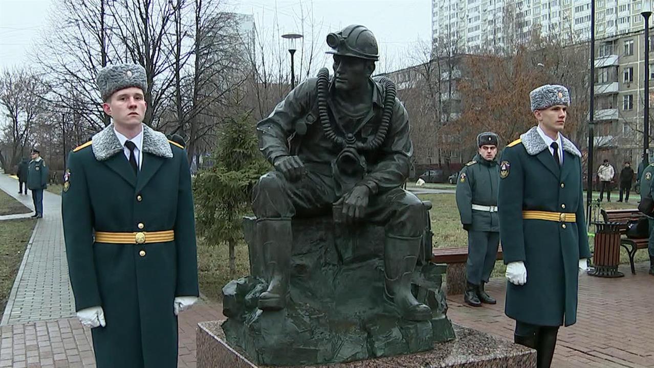 День спасателя: только за последний год сотрудники МЧС спасли жизни более 250 тысяч человек