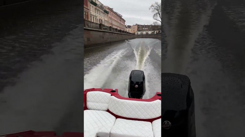 Гоняем по Питеру на Касатке VT 537 bowrider