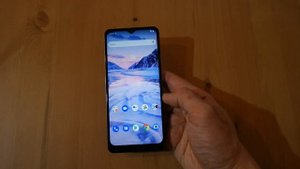 Nokia 2.4 распаковка и первый взгляд на смартфон за 10000 рублей
