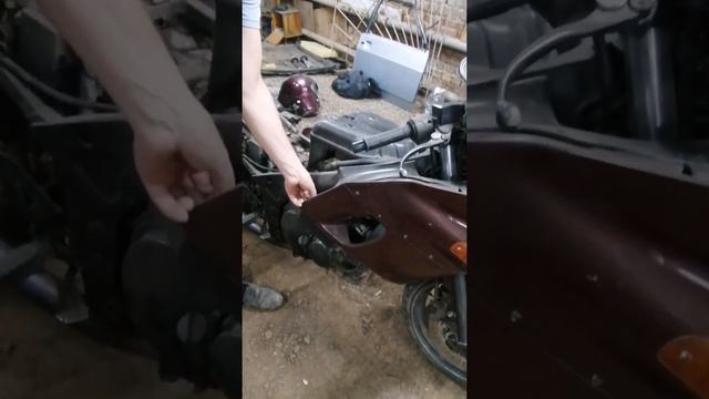 Как снять пластик с Кавасаки ззр 400 смотреть онлайн