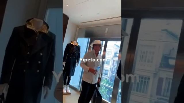 Luis Miguel captado en el Corte ingles de Madrid España