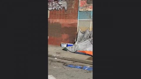 Бездомные и наркоманы превратили Лос-Анджелес в помойку