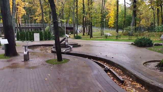 Осенний парк в г. Гурьевске Калининградской области. смотреть онлайн