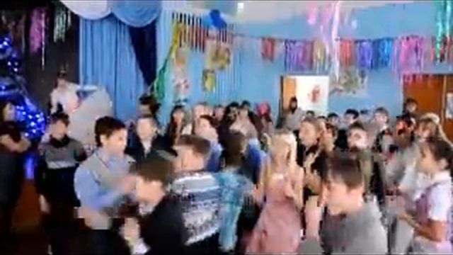 Новогодний утренник в 5 "а" классе смотреть онлайн