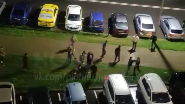 Ежедневные драки таджиков и азербайджанцев смотреть онлайн