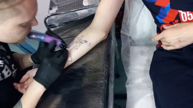 Первая Татуировка в 16 лет шок почти контент смотреть онлайн