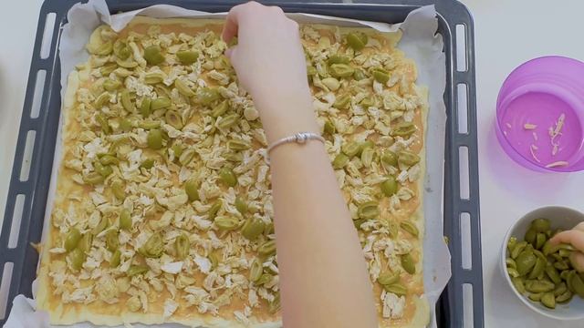 Superbatuter learns to cook pizza. Алёша учится готовить пиццу у Наташи смотреть онлайн