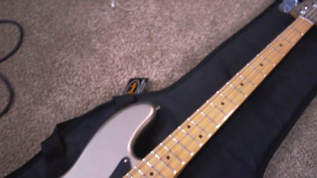 Fender 75th Anniversary Bass смотреть онлайн