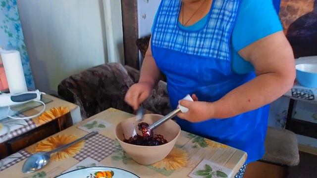 Повидло из дыни и ягод ирги, показываю как сварила и что добавила для вкуса смотреть онлайн