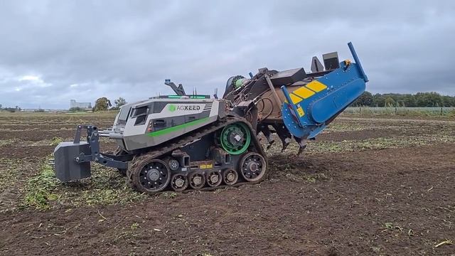 AgXeed презентовал роботизированный трактор. смотреть онлайн