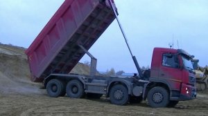 Volvo FMX 8x4 Meiller Kipper unloading