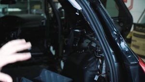 Что будет с шумоизоляцией через 4 года? Сдираем материал с автомобиля