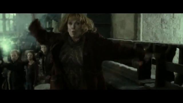 Molly Weasley vs Bellatrix Lestrange - Harry Potter and the Deathly Hallows Part 2 смотреть онлайн