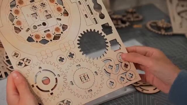 Быстрая сборка Настольных кварцевых часов с маятниковым таймером на 30 минут ''Сова'' от Robotime смотреть онлайн