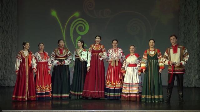 "Возле садика дороженька " Плясовая Новосибирской области. смотреть онлайн