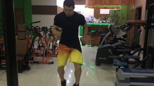 Бег на месте с гантелями