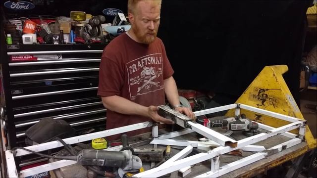 Making a Hitch Cargo Carrier from scrap metal смотреть онлайн