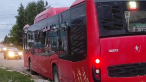 Казанский автобус маршрут 90 НефАЗ-52994057 уезжает с остановки Куюки. дата:31.07.2023 год. вечер.