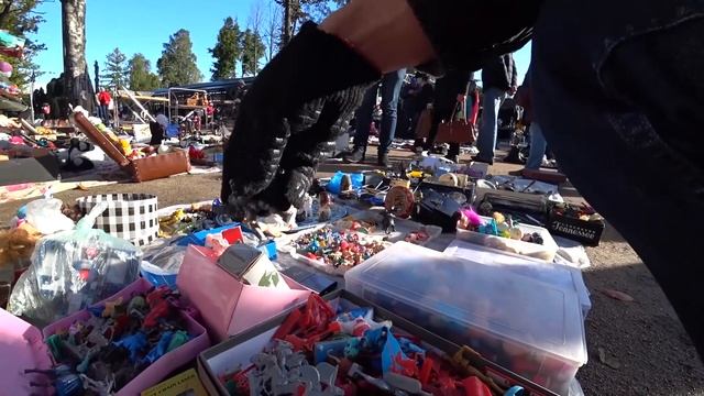 БАРАХОЛКА - ищем вещи для продажи на Ebay | Блошиный рынок на Удельной в Питере смотреть онлайн