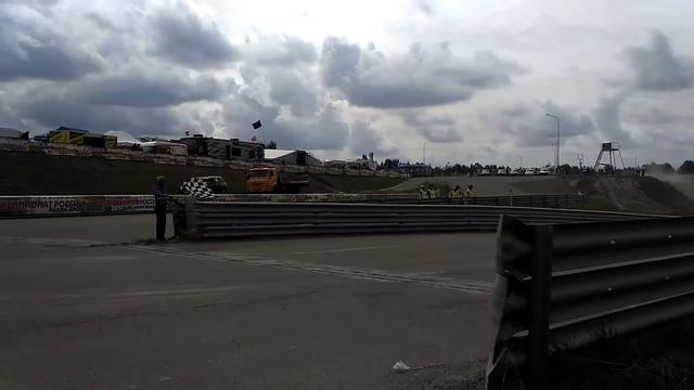 Квалификационные заезды на автодроме "Высокая гора". смотреть онлайн