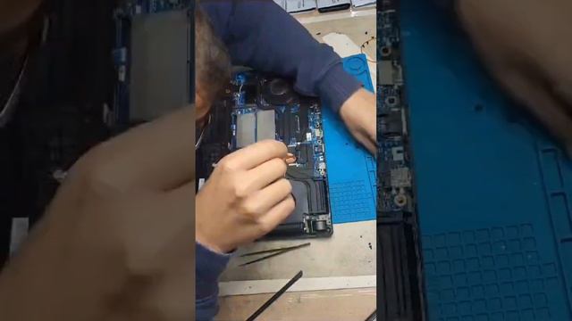 LIMPIEZA Y CAMBIO DE METAL LIQUIDO Y PASTA TERMICA EN PORTATIL GAMER