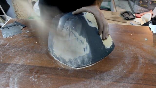 Ремонт крышки мотора лодки. Кузовные и малярные работы своими руками. Как паять трещину на пластике
