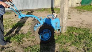 Мотоблок МТЗ-06 с прицепом ПХ-05.