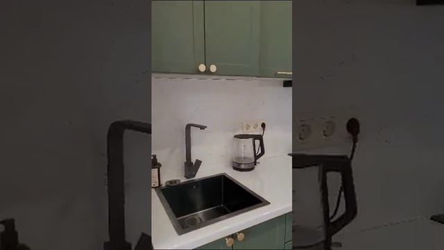 Бизнес-класс, 29 м, новый ремонт, закрытая территория, два бассейна. 7.800 цена только за наличку! смотреть онлайн