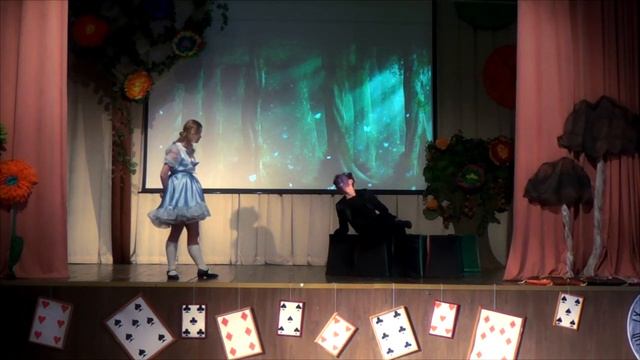 Театральная постановка по мотивам сказки Льюиса Кэррола "Приключения Алисы в стране чудес" смотреть онлайн